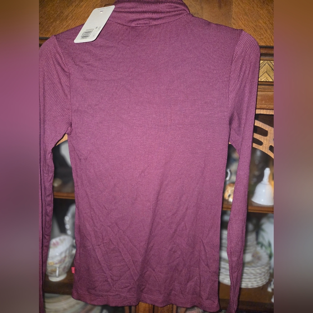 Levi's Women's Turtleneck - Picture 2 of 3